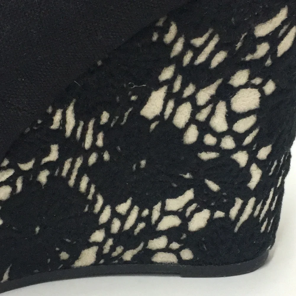 LADIES’ Soda Glenda Black Lace Wedges (7.5M)